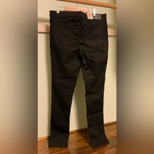 Black Levi's 311 Shaping Skinny